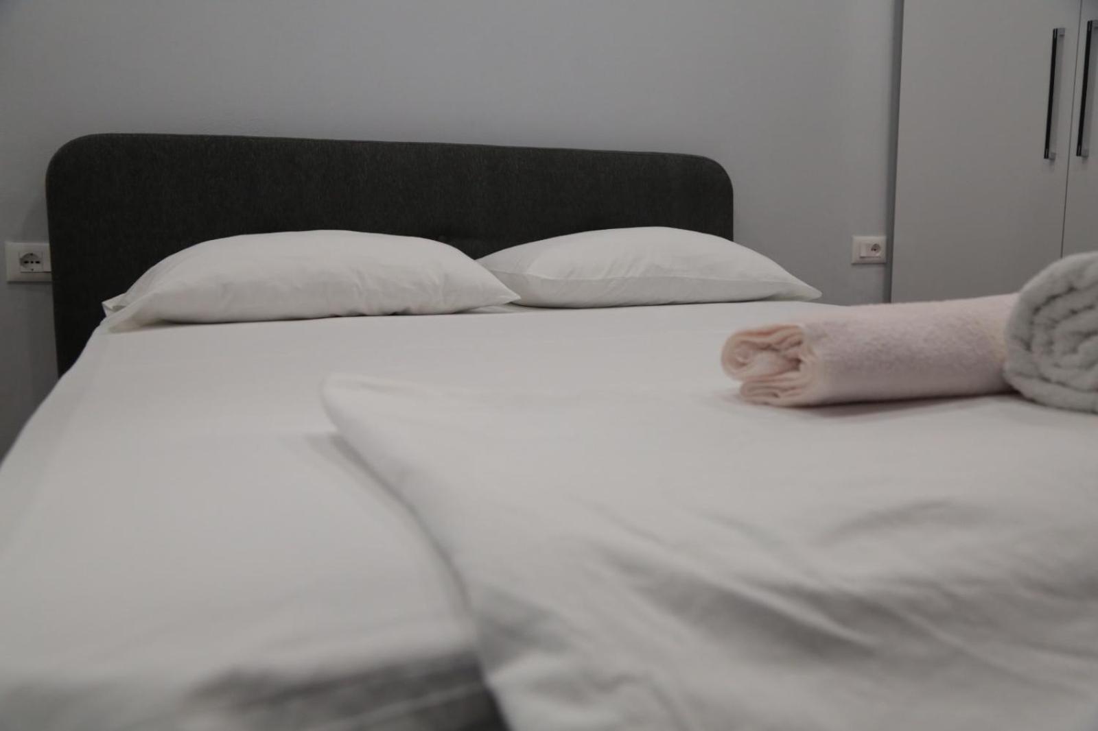 Be Solei Studio Apartments Sol 1 Tirana Bagian luar foto